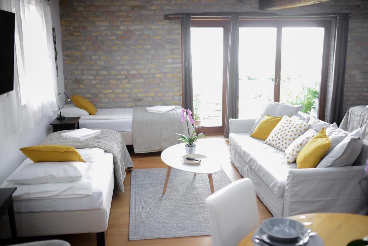 Somos Apartman Gyor Exterior photo